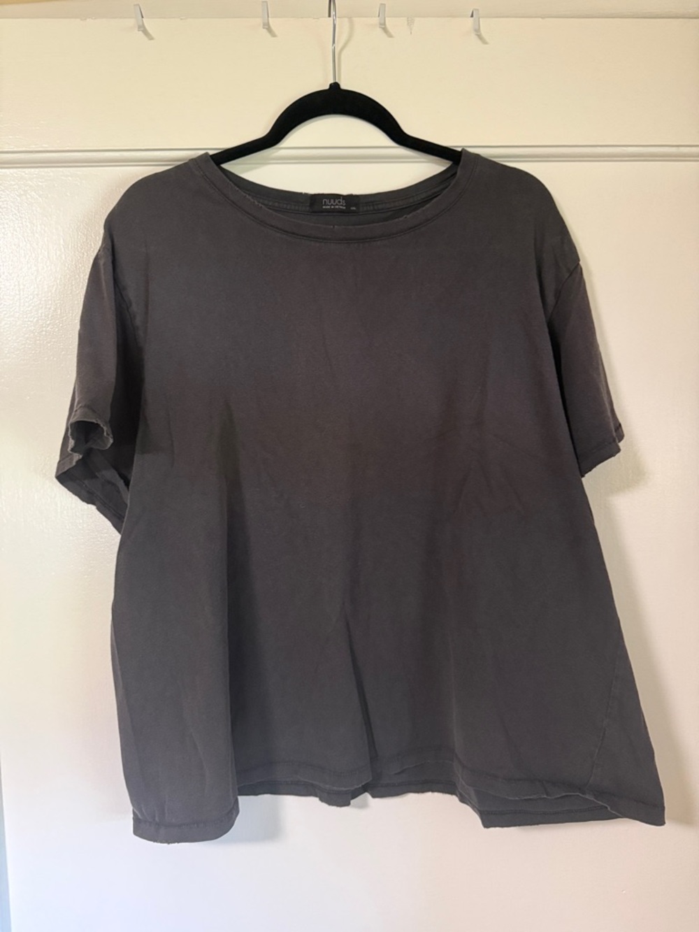 nuuds Short Sleeve Crewneck Tee in Charcoal Gray